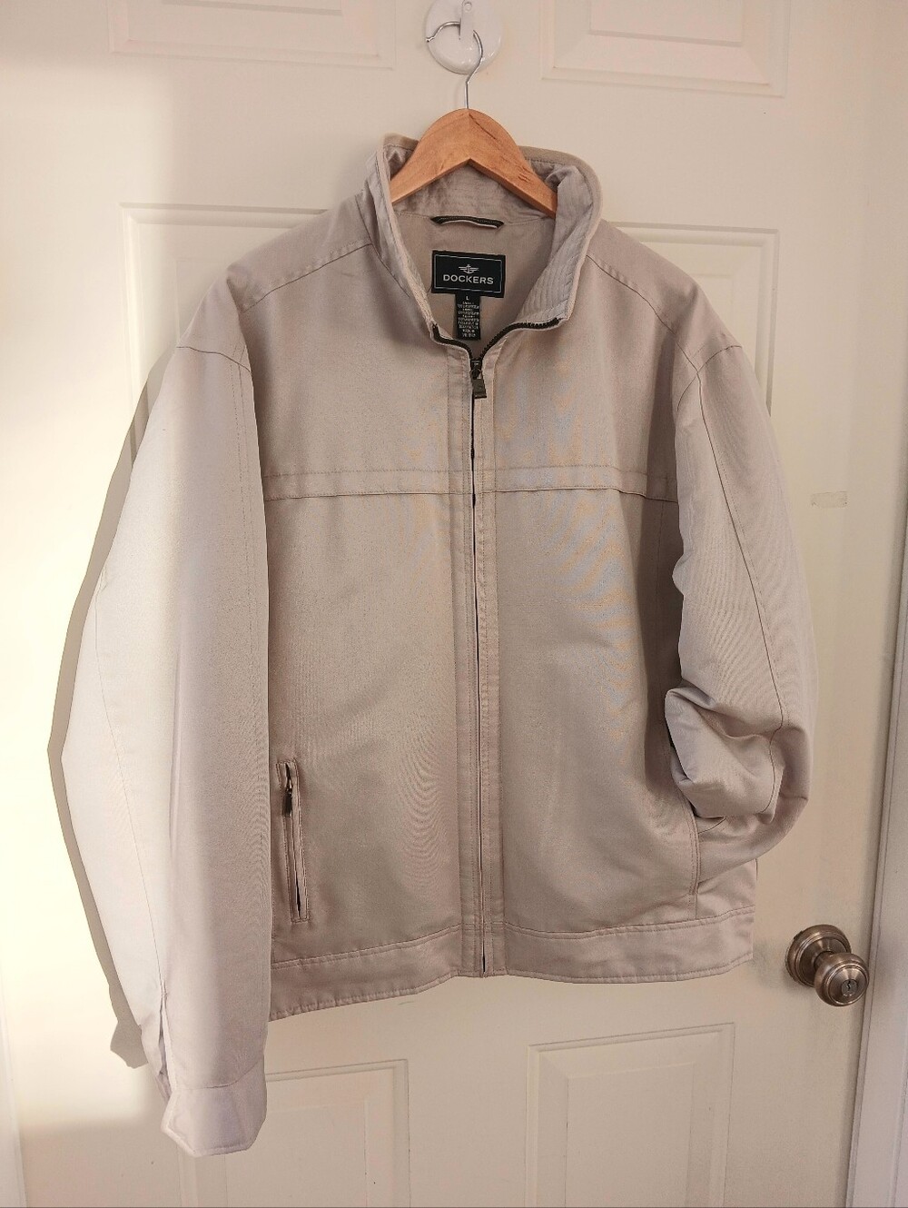 Dockers Men's Large Fully Lined Beige Jacket with Outer and Inner Pockets Zip Up